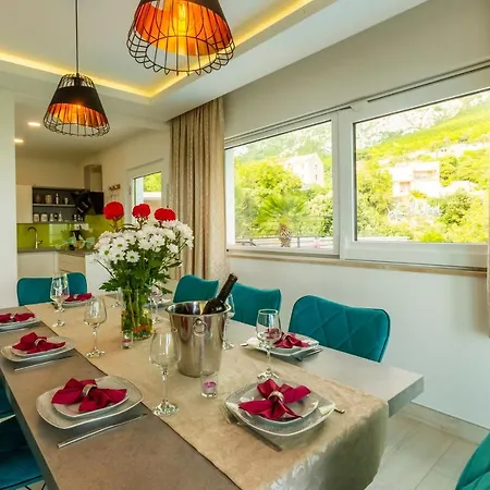 Shine 빌라 Veliko Brdo (Makarska)