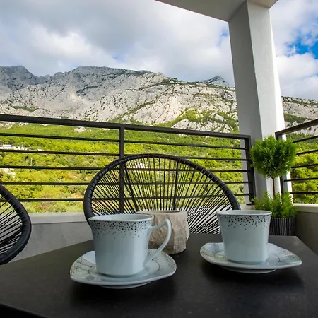 빌라 Shine Veliko Brdo (Makarska)